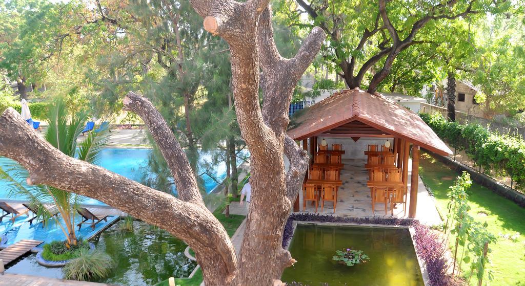 Anantamaa Hotel Тринкомали Экстерьер фото