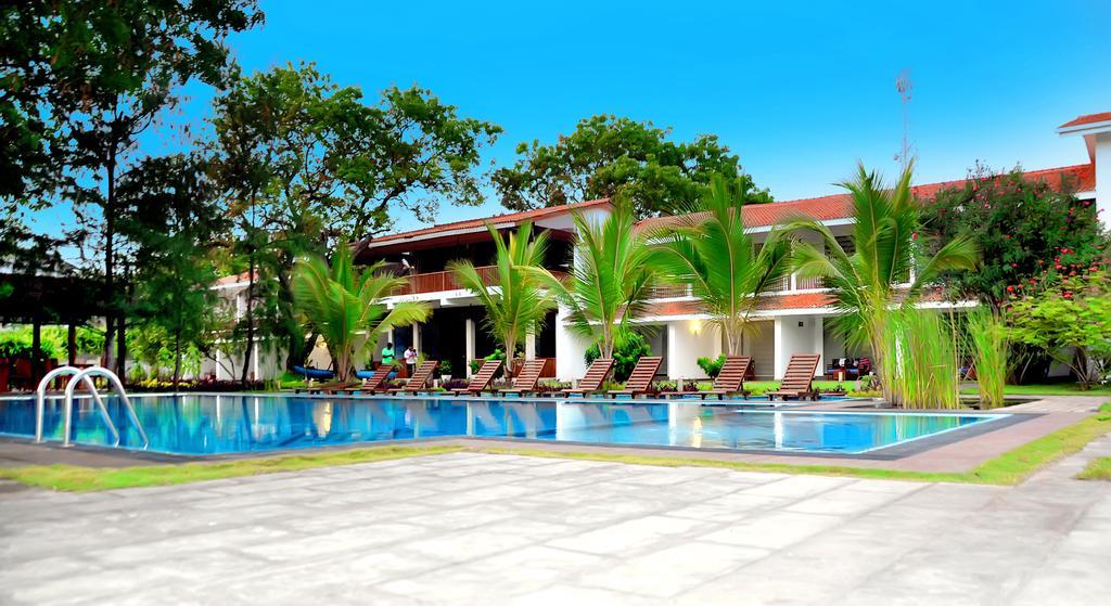 Anantamaa Hotel Тринкомали Экстерьер фото