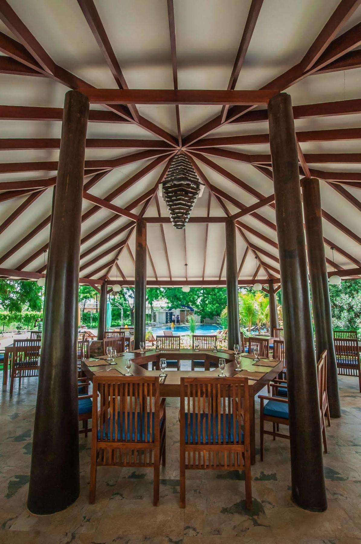 Anantamaa Hotel Тринкомали Экстерьер фото