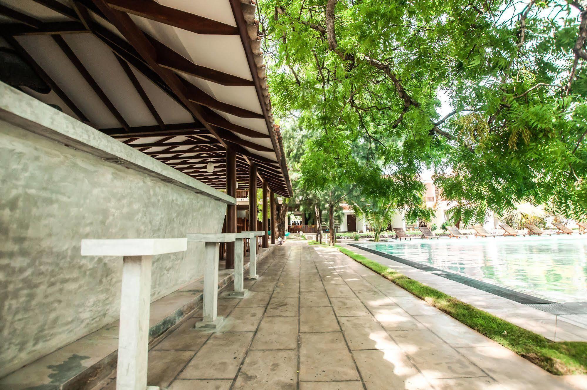 Anantamaa Hotel Тринкомали Экстерьер фото